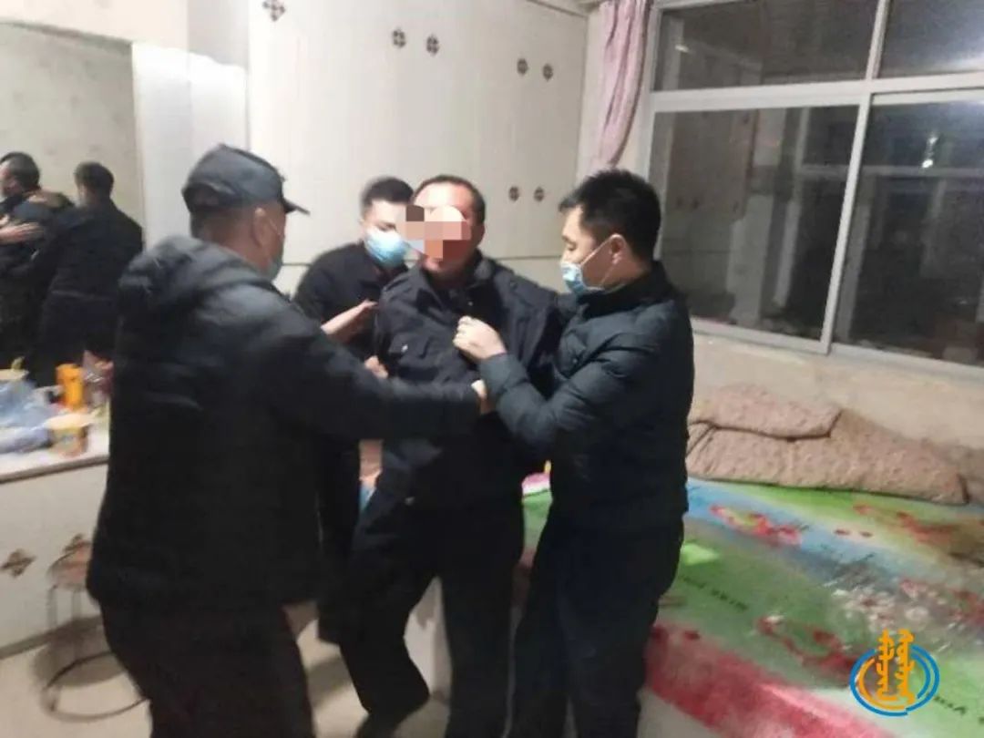 内蒙古一地发生杀人案 受害人被剪刀捅伤大动脉不治死亡__凤凰网