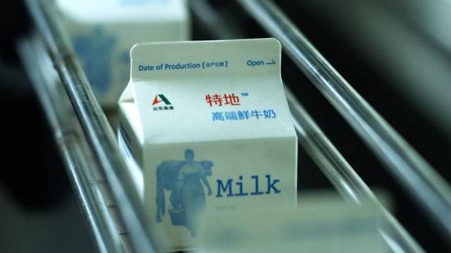 优质奶源缔造匠心品质山东高速特地牛奶