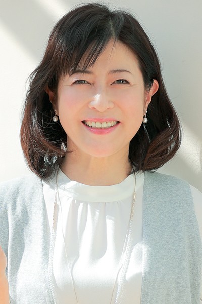 日本演员冈江久美子感染新冠肺炎去世,