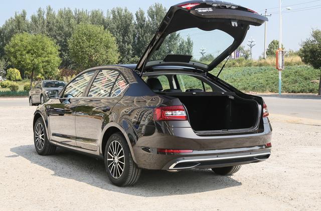 10万家轿不知道该怎么选看看明锐再说同级独有掀背比朗逸值