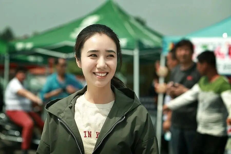 《小镇警事》最美警花上线,"斜杠青年"马丁演绎警民鱼水情__凤凰网