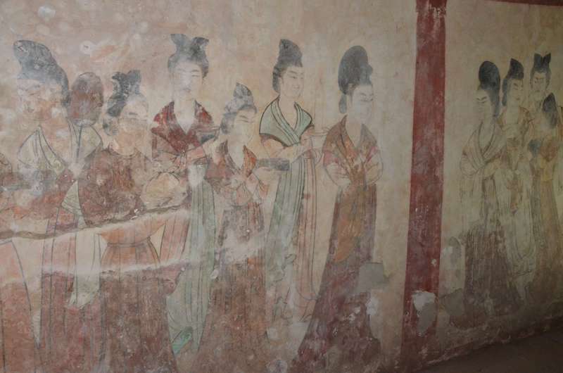 《女侍图》 懿德太子墓穿着上运用叠色