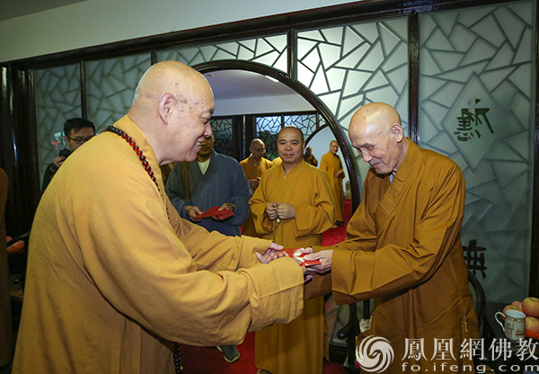 山 佛教協會會長,中國佛學院普陀山學院院長,普濟禪寺住持道慈大和尚