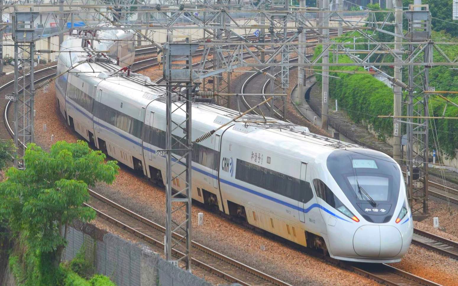 新郑机场至郑州南站城际铁路预计今年年底建成通车