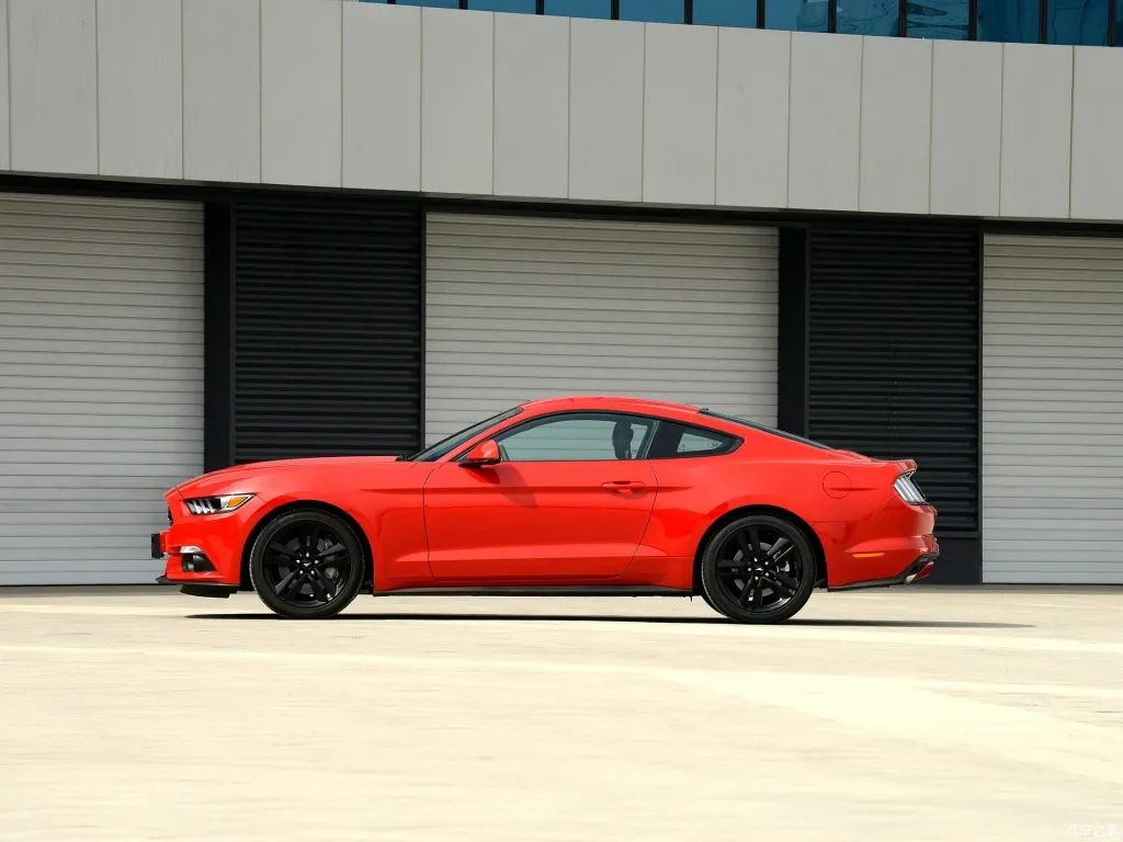 二十多万买跑车,拉风有面 真皮大座