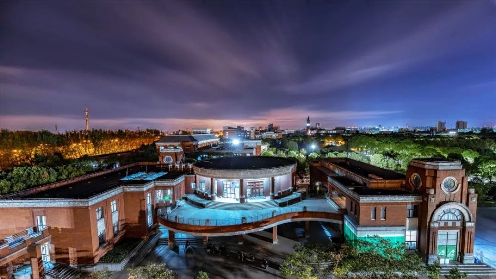 松江大学城夜景美图:每一盏点亮的灯都有故事_凤凰网