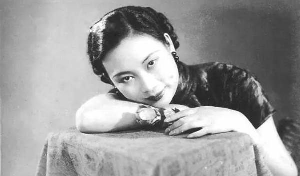 传奇胡蝶：三获影后享誉世界，夫妻同心家庭幸福，戴笠？死了就好_凤凰网
