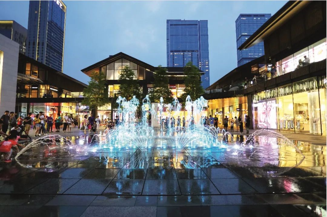 古典建筑与水景艺术的完美结合 成都远洋太古里广场音乐喷泉是整个