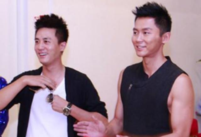 李晨杜淳深夜泡酒吧,疑担心女性朋友安全,聚会结束后一同回家