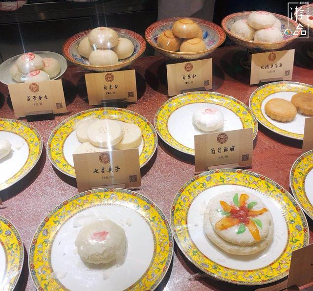 游品探店:北京护国寺旁的小吃店,用宫廷风抢了文化古迹的风头