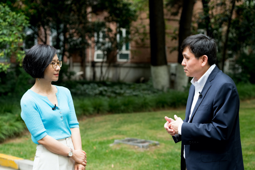 与"顶流"张文宏一起奔跑的8小时