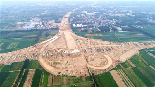 7月16日下午,航拍京雄高速河北段义和庄枢纽建设工地场面 高长安摄7月