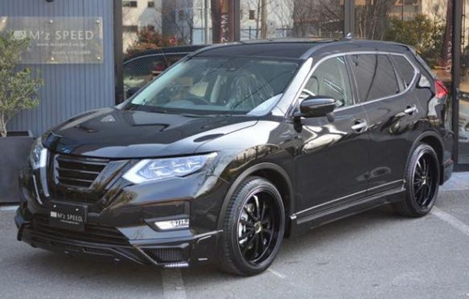 日产奇骏改装版实车街拍25l四驱尾部升级四出排气更运动