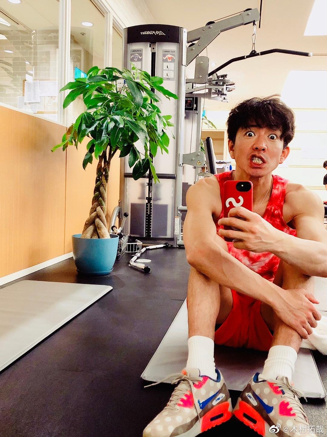 快来为他打榜你的爱豆木村拓哉今天首发个人音乐专辑