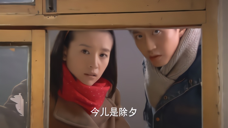 大过年的,找一个旅店住还真不容易,肖然灵机一