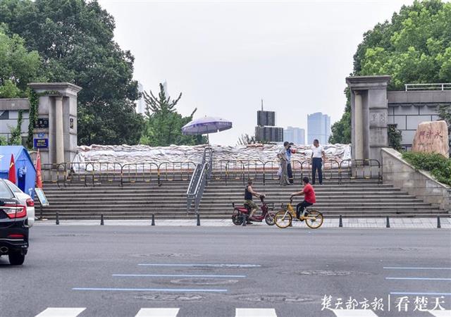 武汉江岸区封闭图片