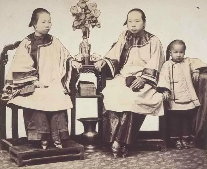 同为清朝禁令的男“剃发令”和女“禁缠足”,为何结果截然不同__凤凰网