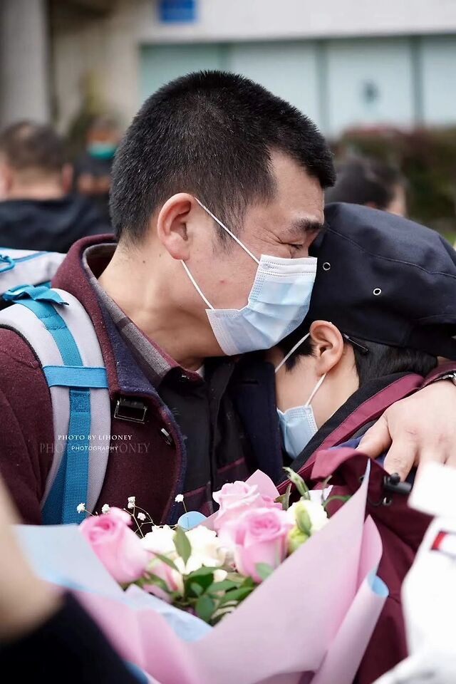 一次疫情 带来生离死别的残酷 也让战斗在一线的守护者面临