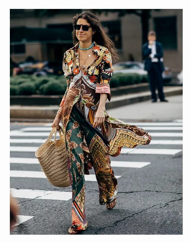 来一只装满时髦的大号手袋,做个新季trendsetter吧