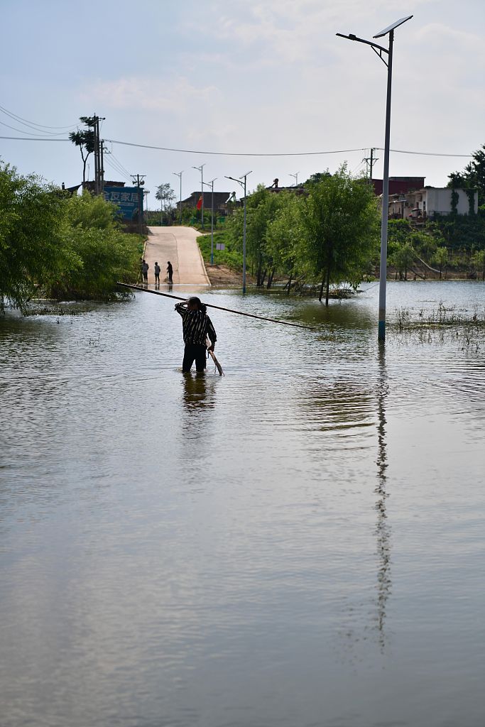 安徽阜南王家坝水退人进重建家园