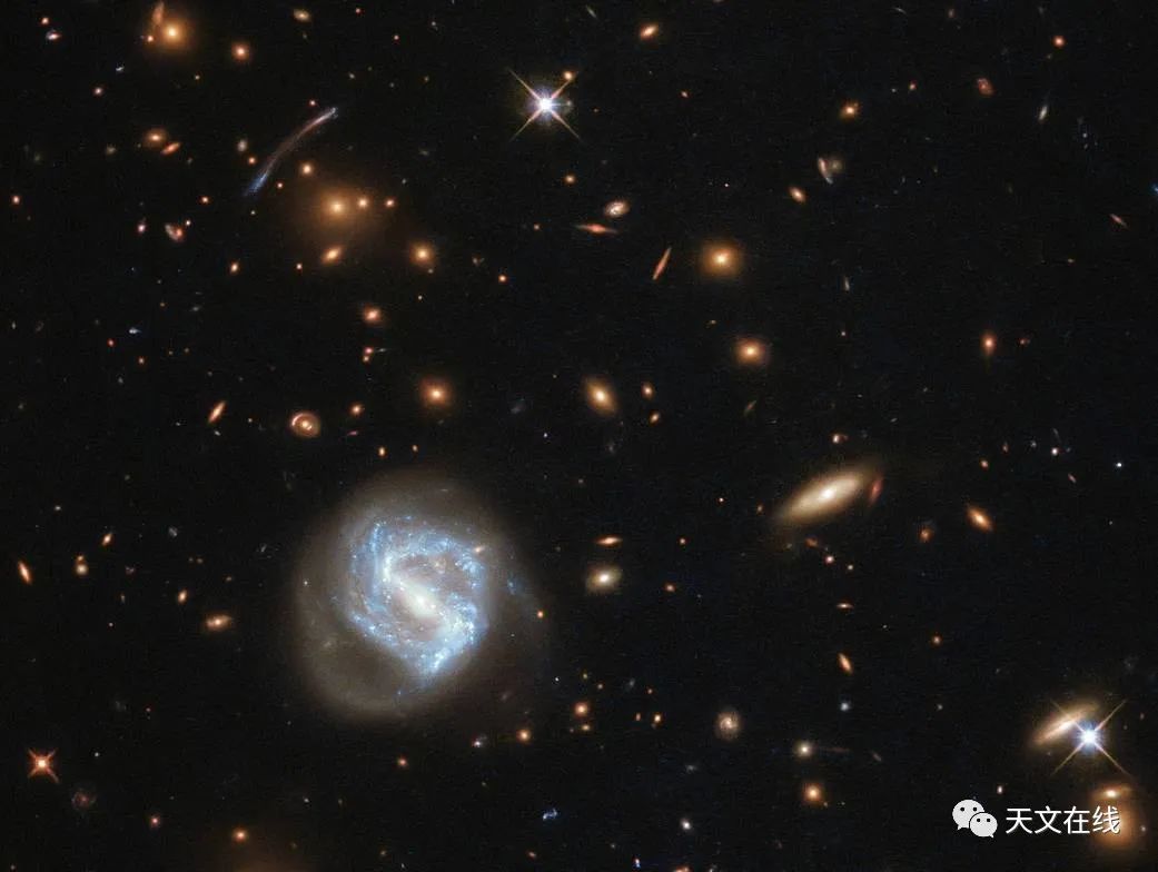 弯曲两个星系团之间的桥__凤凰网