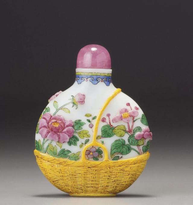 一件鼻烟壶换一辆保时捷,鼻烟壶为何这么贵,史上最贵30件鼻烟壶