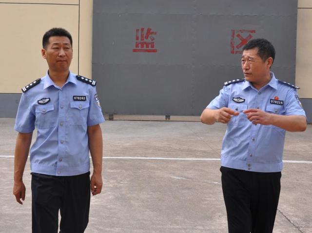 抗疫有我李向国一心扑在看守所累出脑溢血