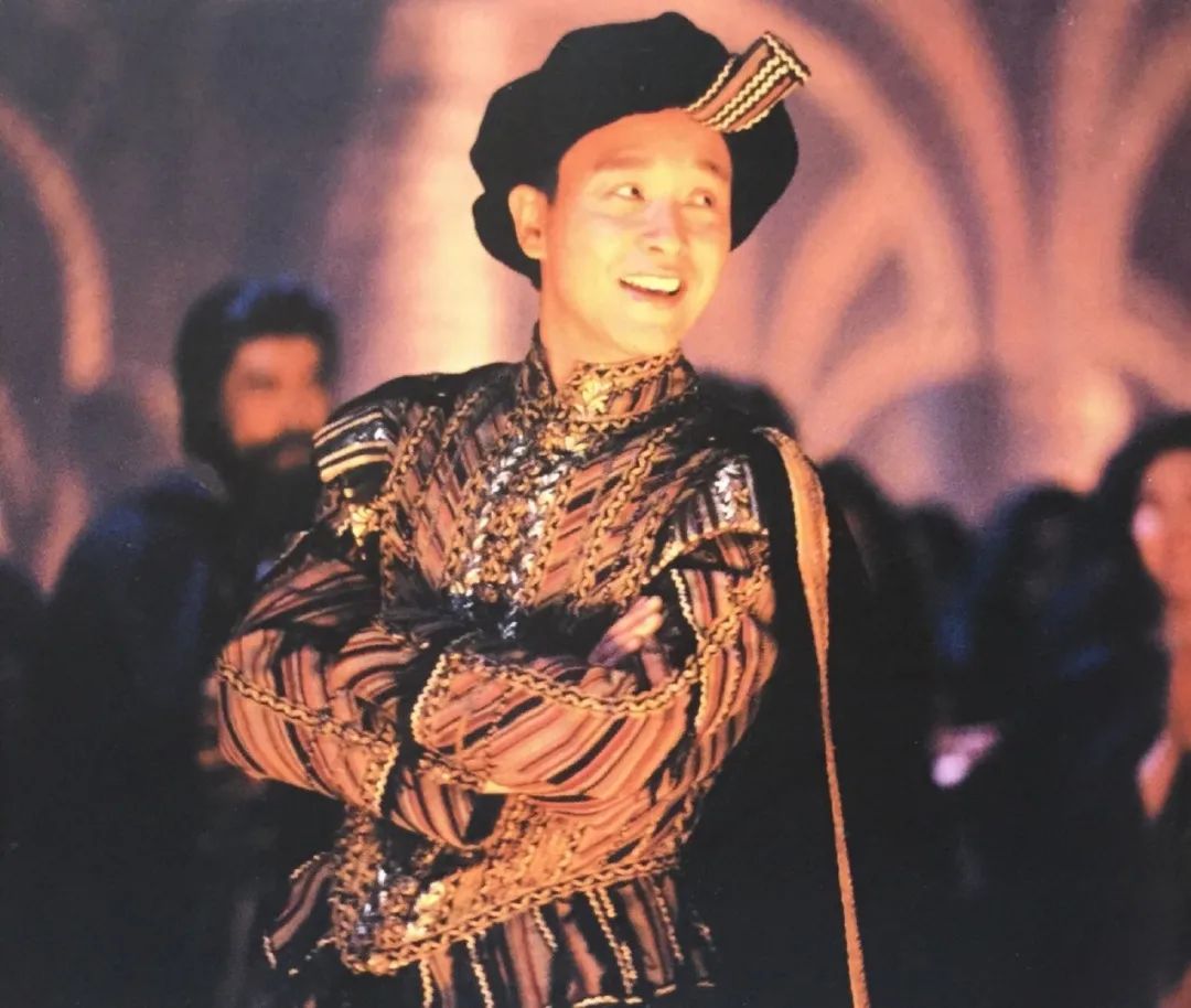 舞台剧导演林奕华曾对张国荣说"如果世界上真有罗密欧,我认为他便是你