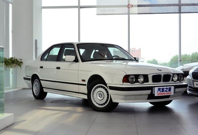 1994年,第一批宝马5系通过天津港正式进入国内,这也是国人第一次与