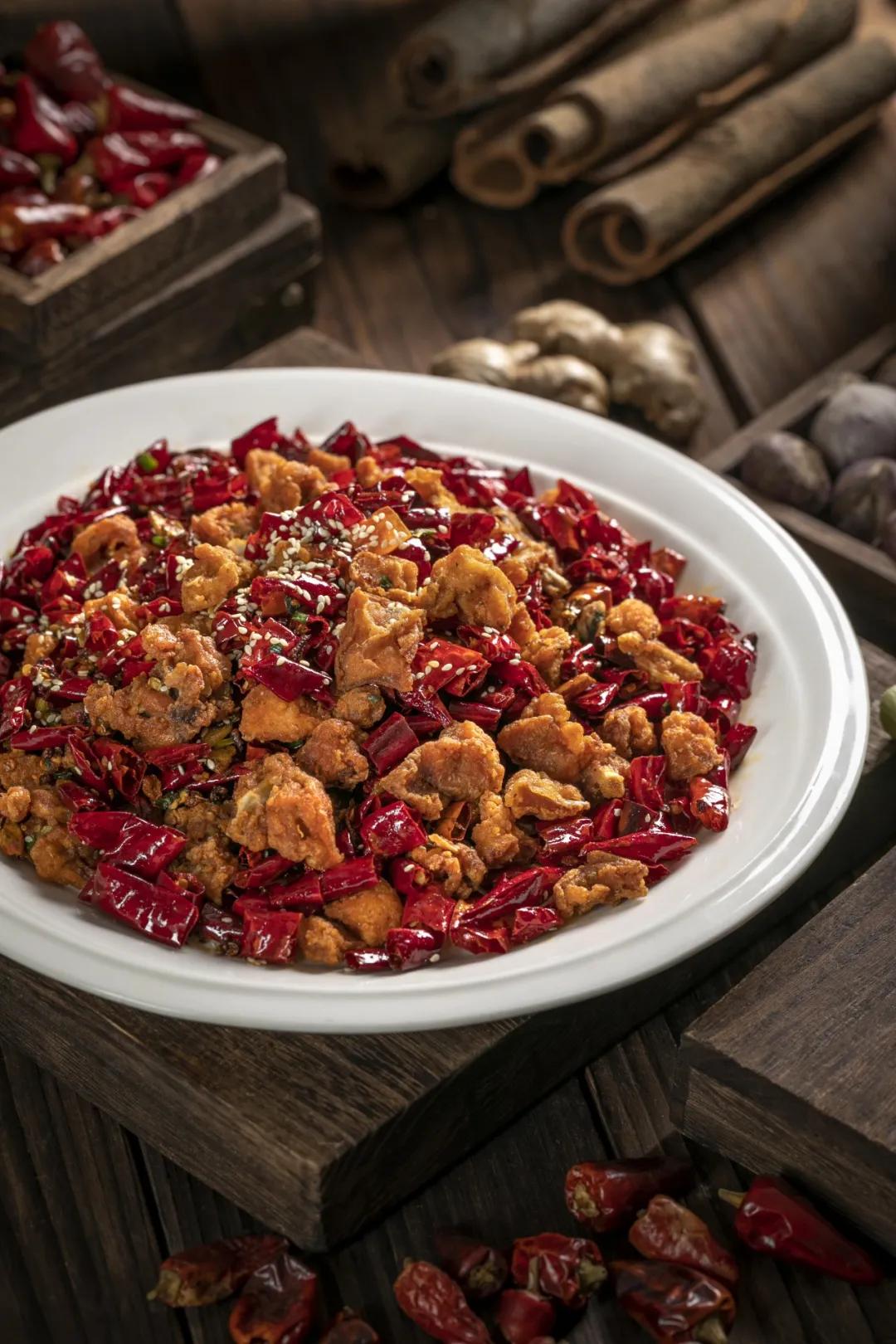 「老妈推荐菜」辣椒跟肉一样多,爆辣刺激超上头~ta是?