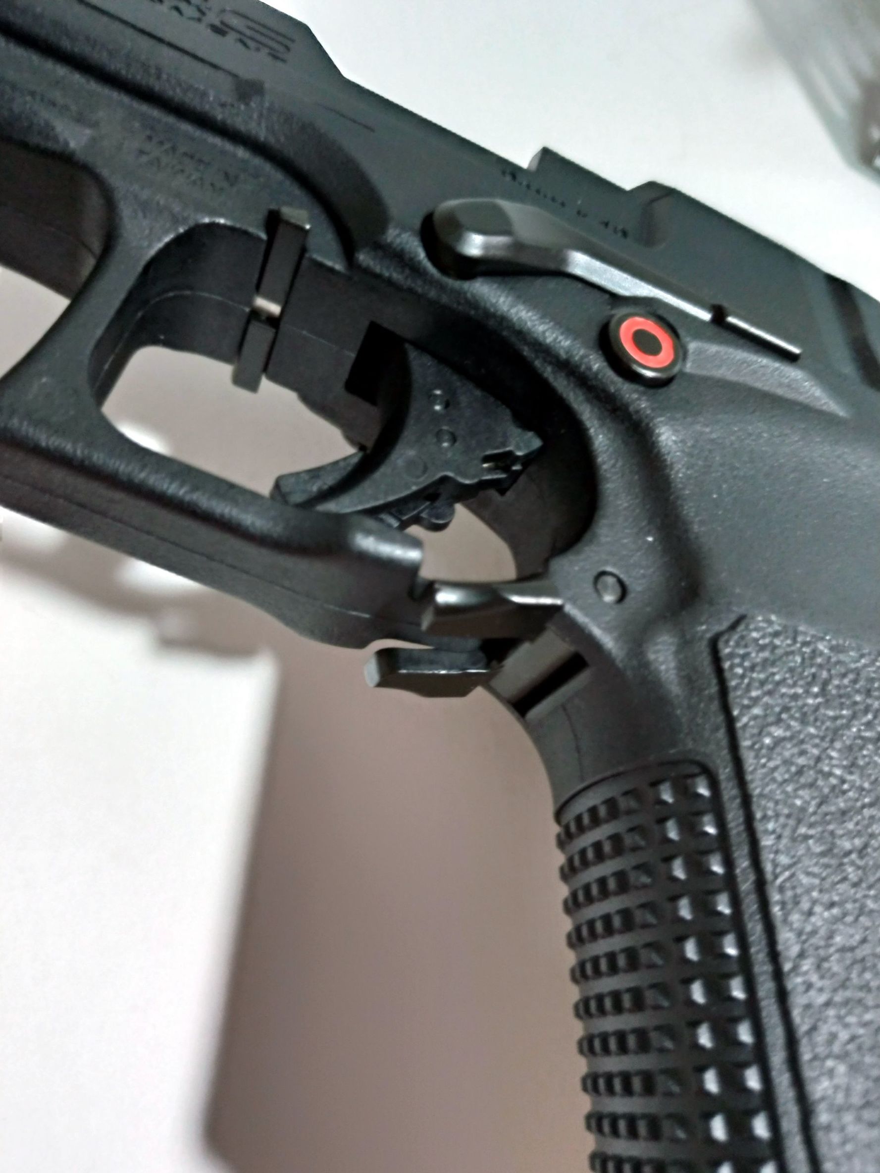 台湾玩具商出品仿glock自创型airsoft