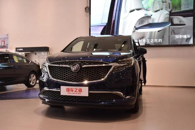 到店实拍座位越少越奢华别克gl8avenir四座尊礼版