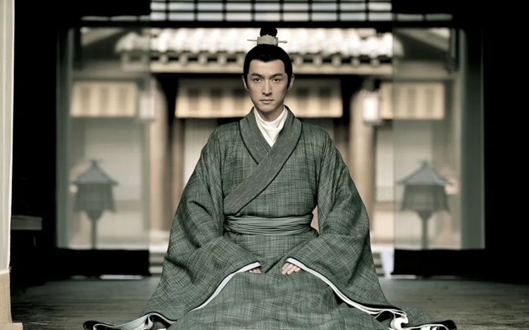 另一位流量明星,胡歌,早年虽然凭借《仙剑奇侠传》系列电视剧收获了大