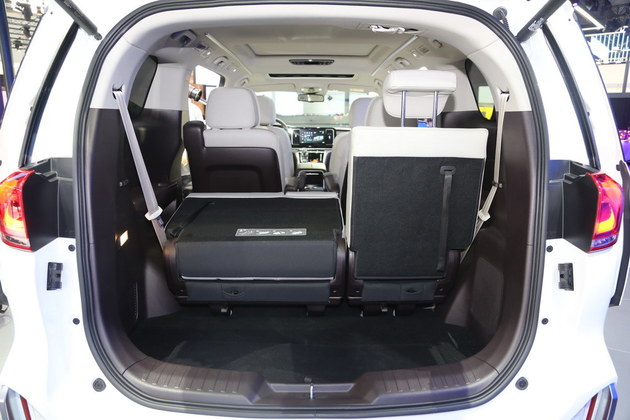 2020北京车展 实拍广汽传祺m8大师版