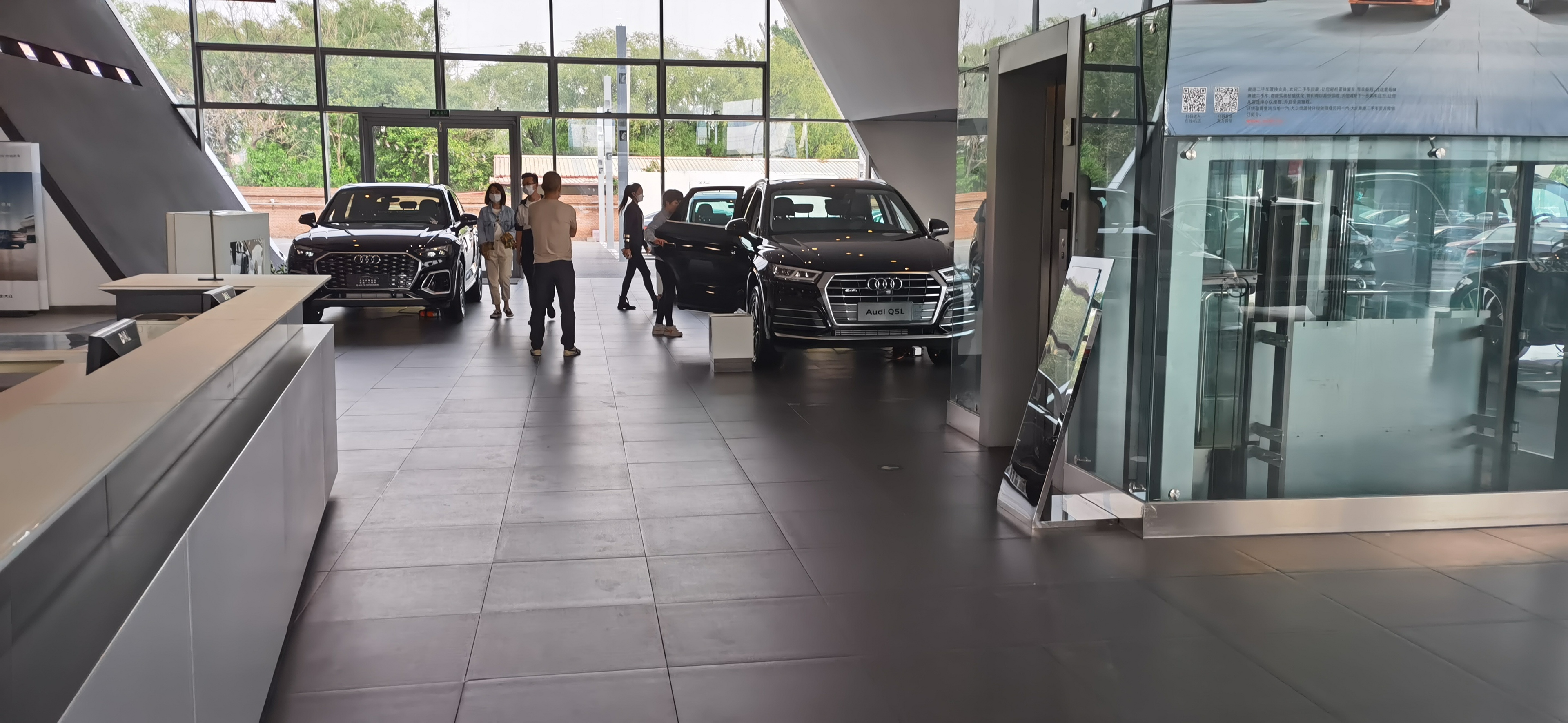 实探"五一"车市:有豪华品牌单店日销超40辆,自主高端受追捧,新能源