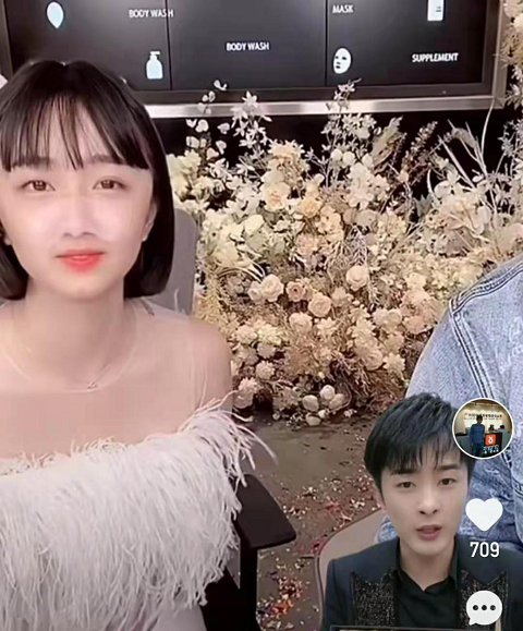 只见这次直播中的辛巴小心翼翼的坐到徐婕的座椅上,表示自己其实很