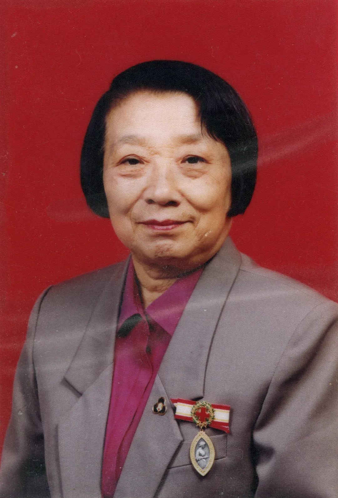 93岁南丁格尔奖得主:捐出我自己,留一袭白衣|电讯人物__凤凰网