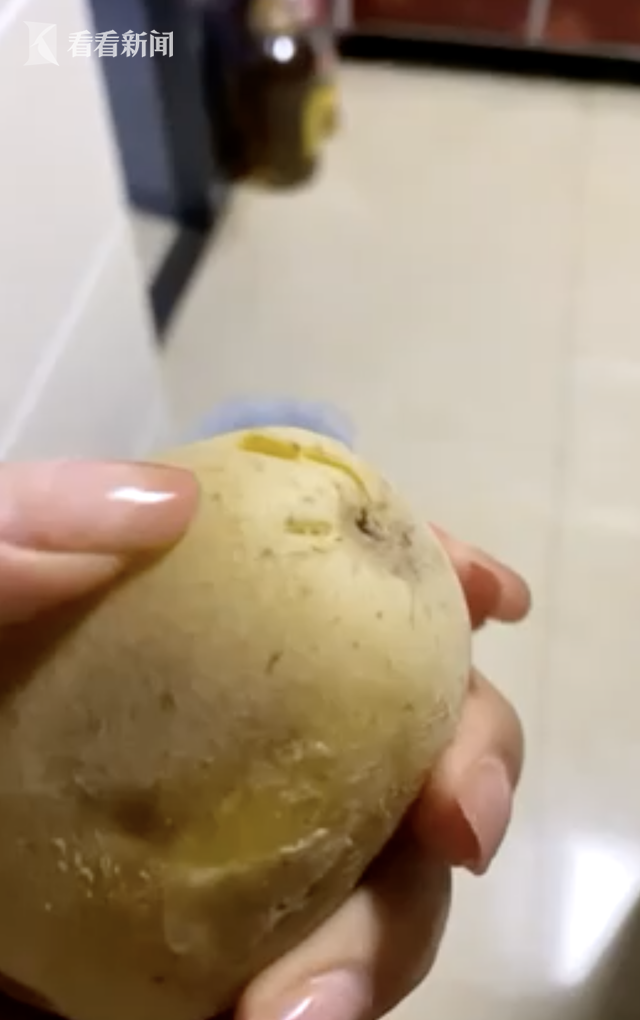 女孩看完《长津湖》回家自制冻土豆:觉得很心酸__凤凰网