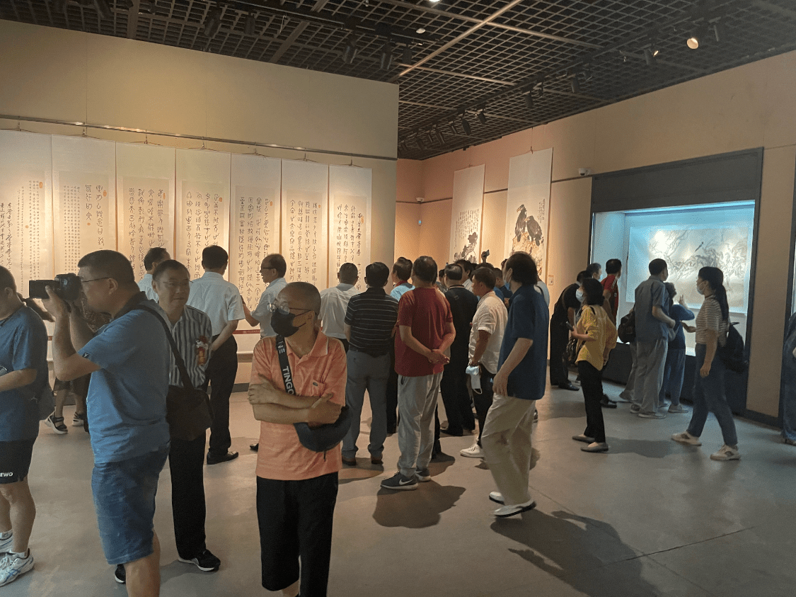 绿色山河红色魂——中国当代名家书画展在恩施州博物馆隆重开幕__凤凰网