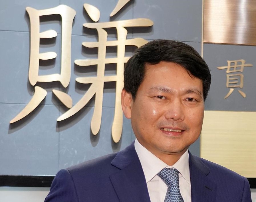 湖北富豪排行榜_一代湖北首富“衰落”!身家大幅缩水278亿,曾给刘德华写书起家