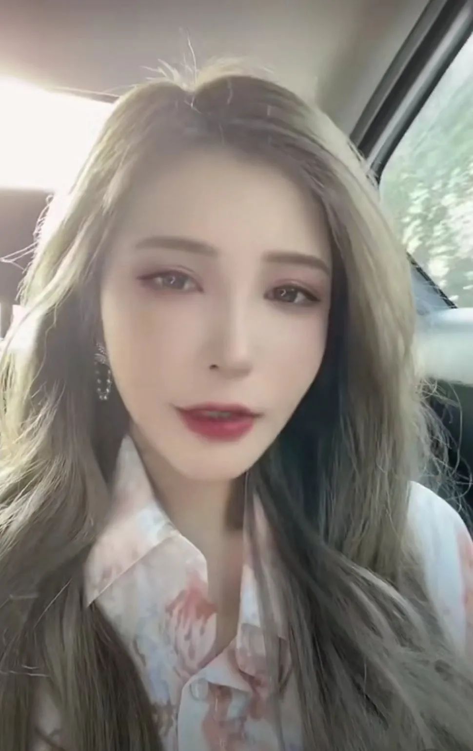 四川莫名科技正规吗 百万粉网红殷世航突然自曝,靠订婚剧本赚了几千万?