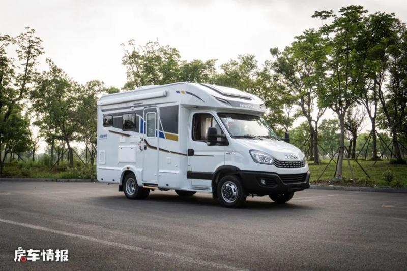 不过随着国六底盘的到来,这次新星房车也将依途t600做了一次大的升级