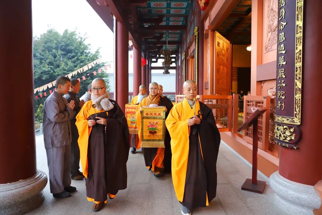 一個轉身 朝向光明 2021年2月4日(農曆臘月廿三),四川尼眾佛學院舉辦