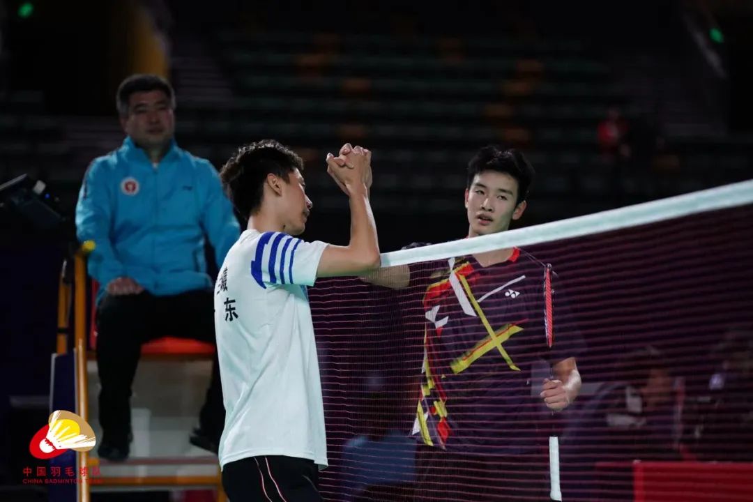 冠军赛现场陈雨菲韩悦成功会师冯彦哲双线进决赛