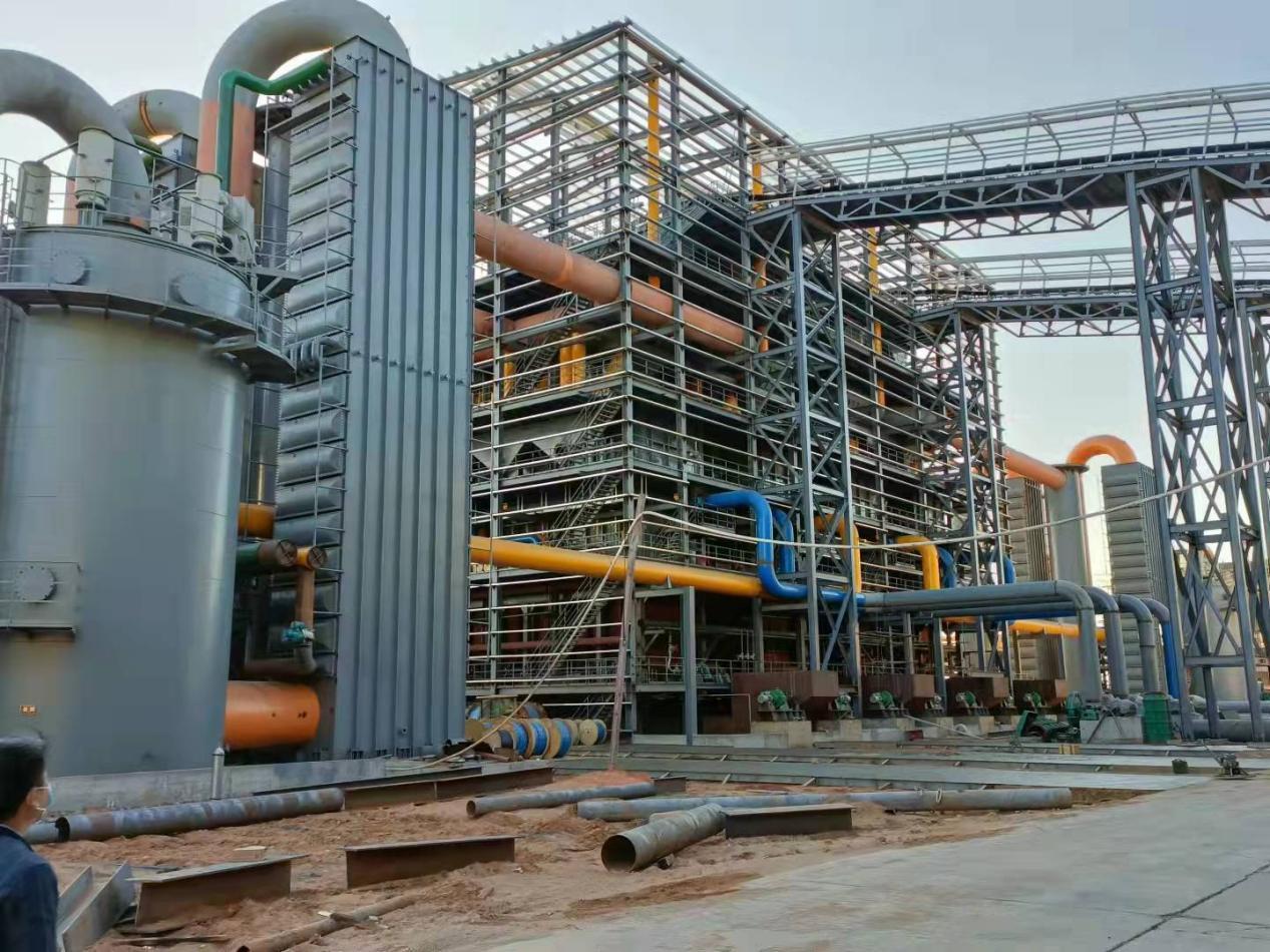 11月5日,前期暗查发现,神木市恒源投资集团煤化工公司兰炭技改项目未