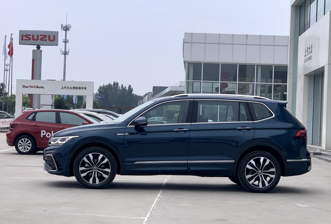 大众新款途观l实车到店图,造型动感内饰豪华,别着急买现款_凤凰网汽车