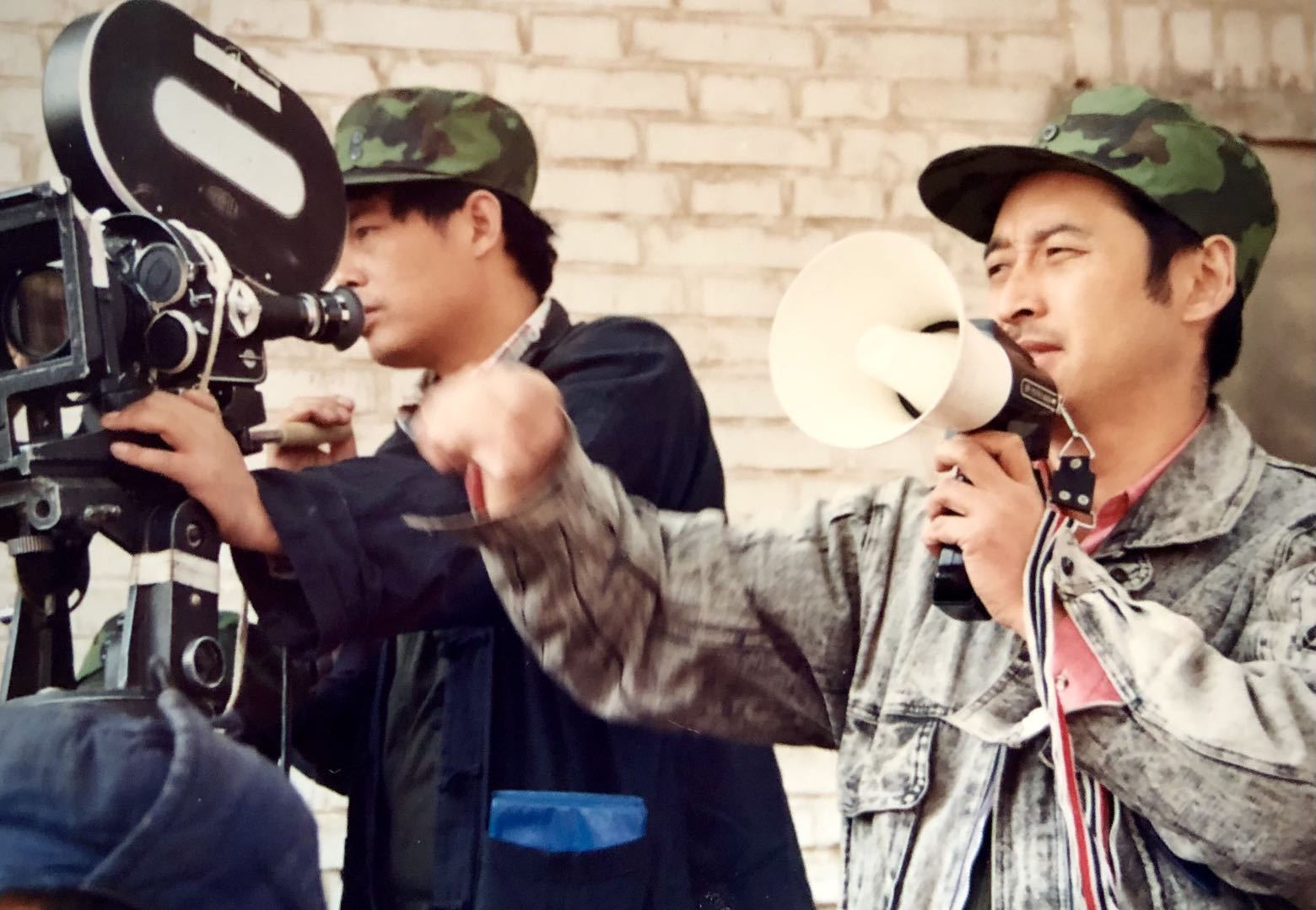 1989年《焦裕禄》拍摄现场 导演王冀邢(右一)
