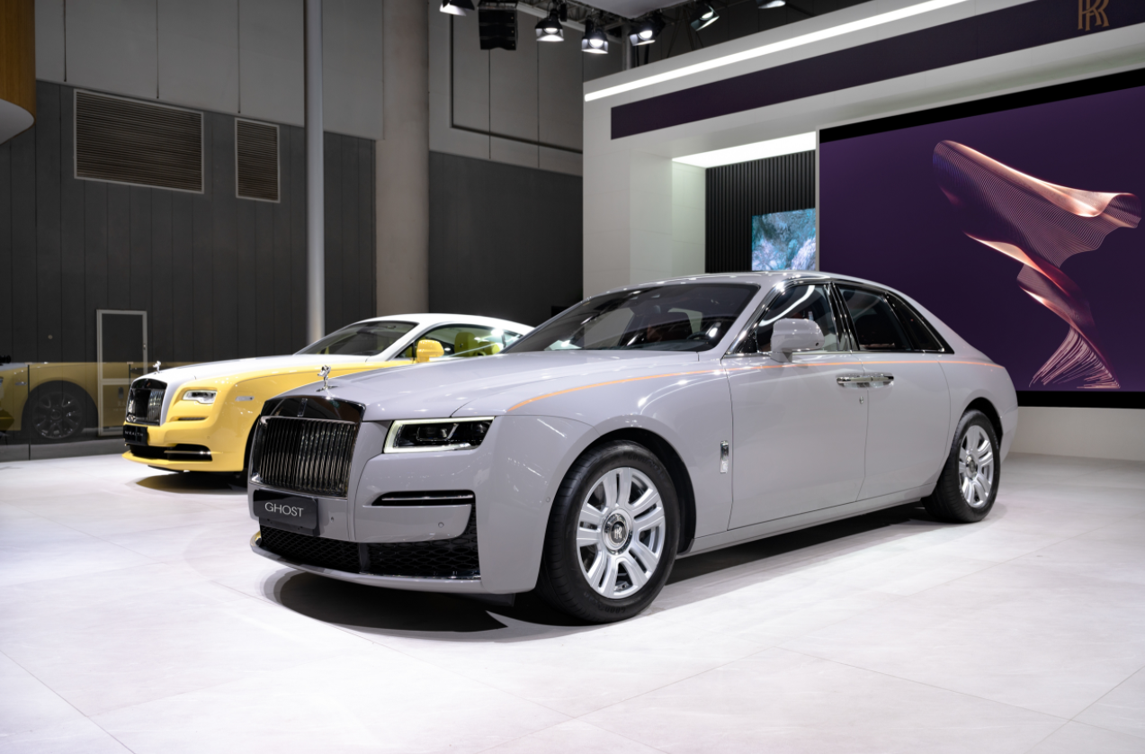 盯紧年轻富豪 劳斯莱斯携三款奢华车型亮相成都车展