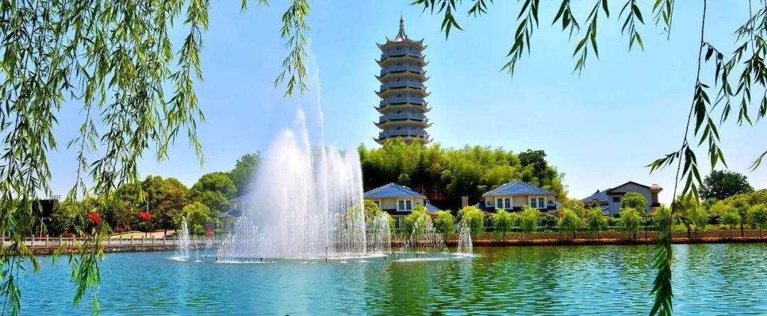 盛夏八月,一部"电影"让你爱上一座城!__凤凰网