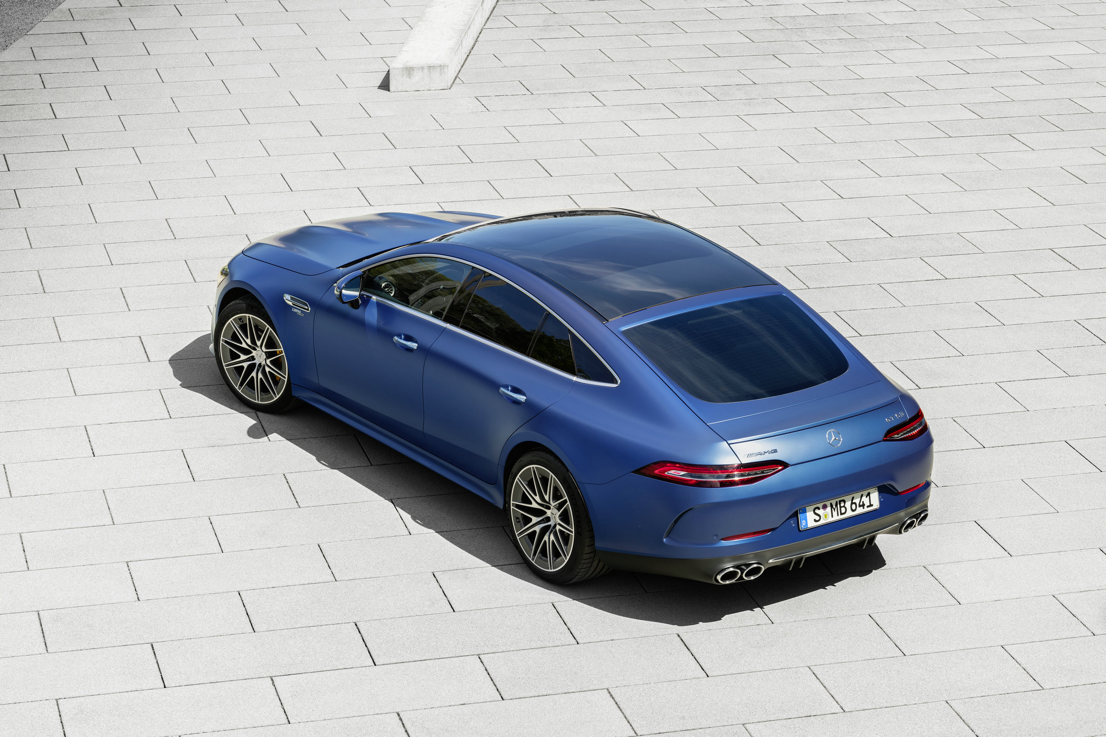 性能豪华结合新一代梅赛德斯amggt四门首发